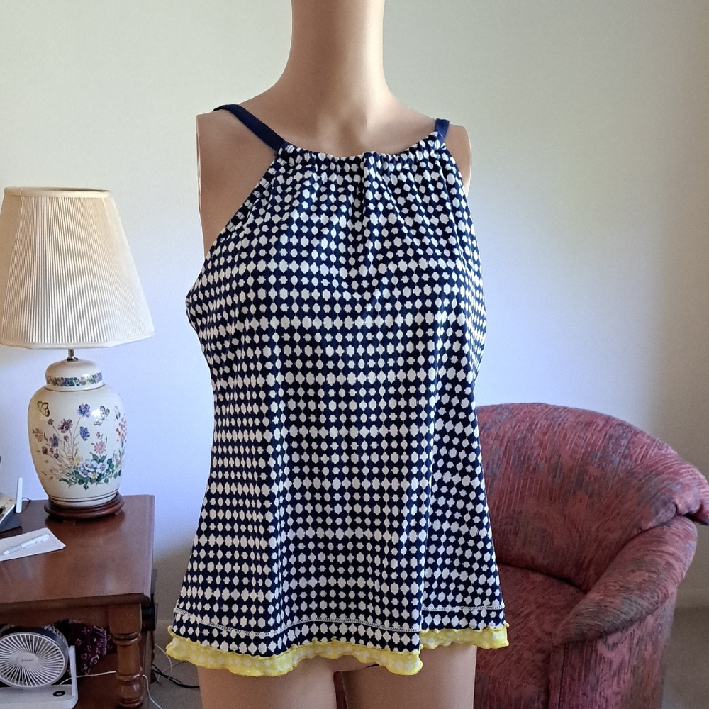 24 & Ocean Swim Top XL